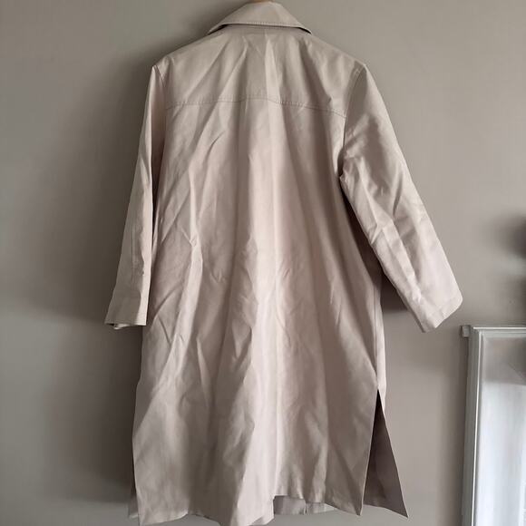 Salvatore Ferragamo Vtg Beige Single Breasted Trench Coat Gancio Buttons Size 12 - Picture 9 of 10